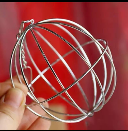 Boule Distributrice de Foin en Inox pour Lapin & Rongeurs – Anti-Mordillements